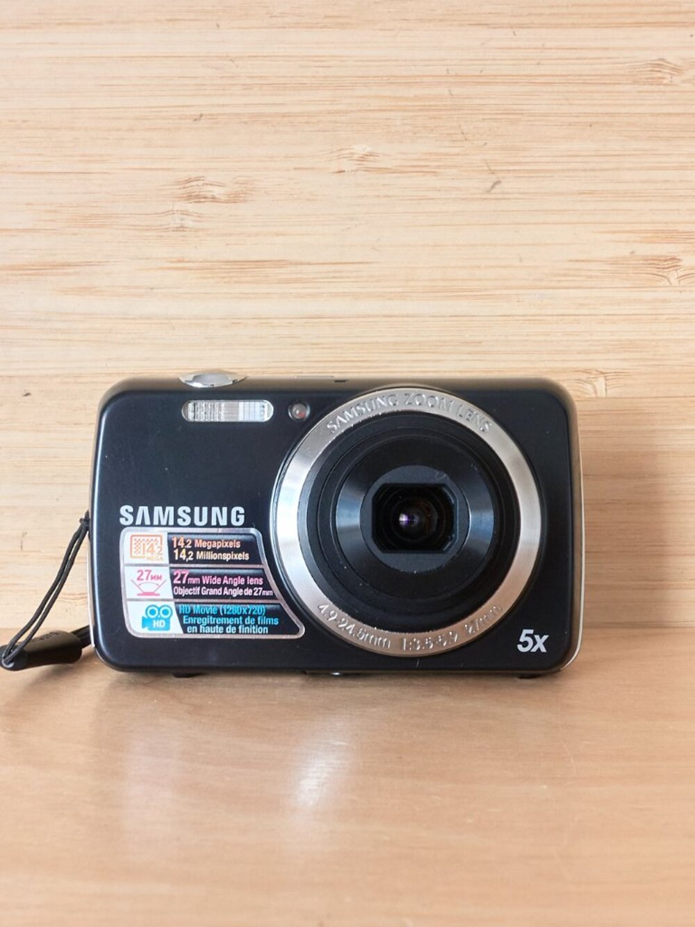 Samsung PL20 14.2MP Digital Camera, with 5x Optical Zoom, Black